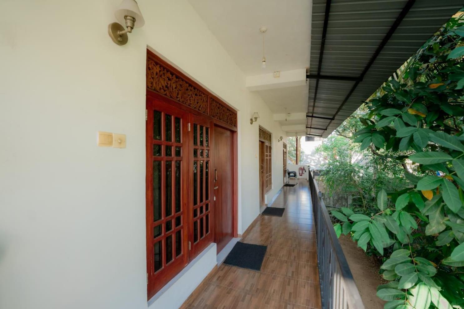 Suwani Pinnawala Homestay エクステリア 写真