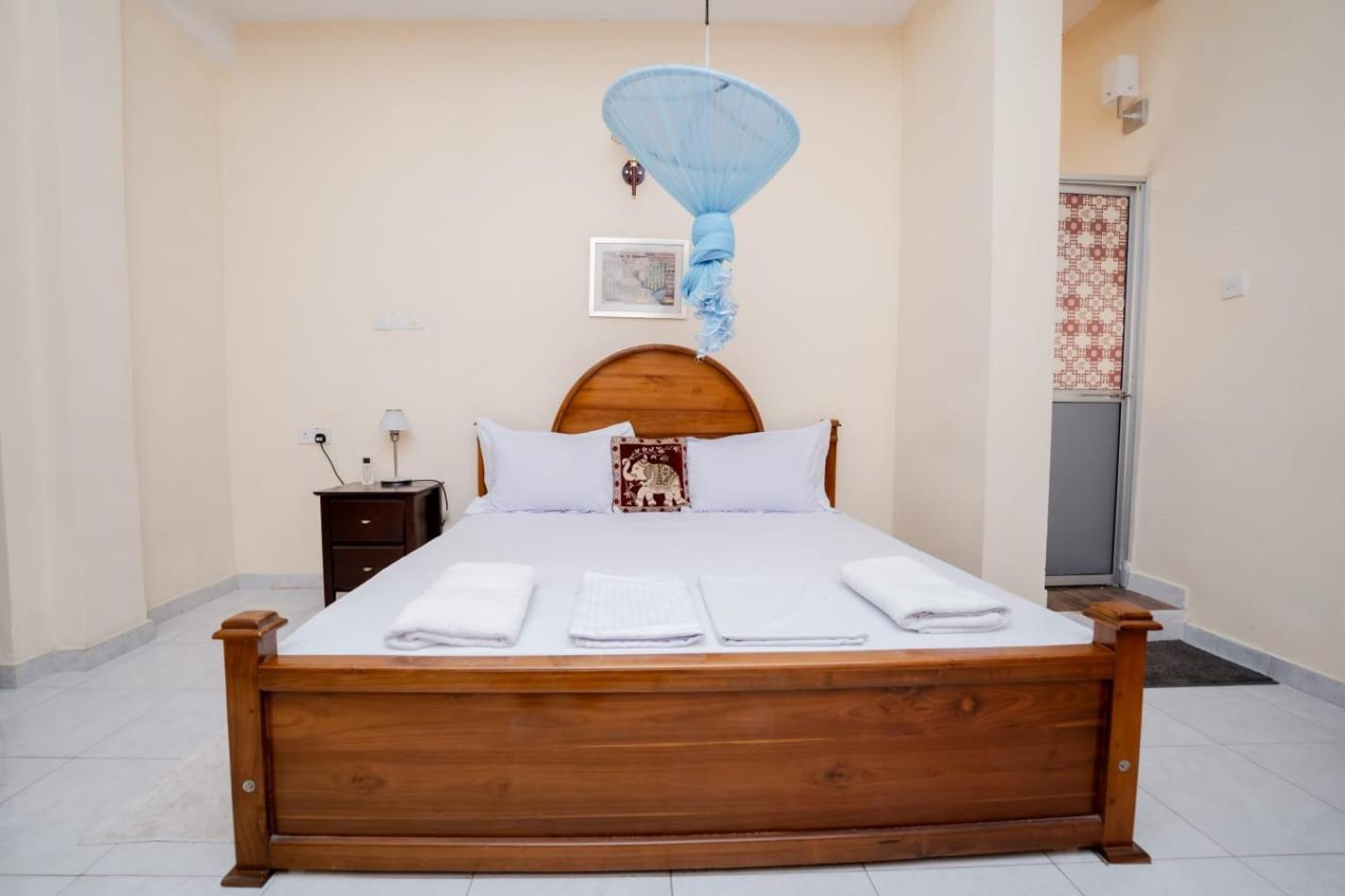 Suwani Pinnawala Homestay エクステリア 写真