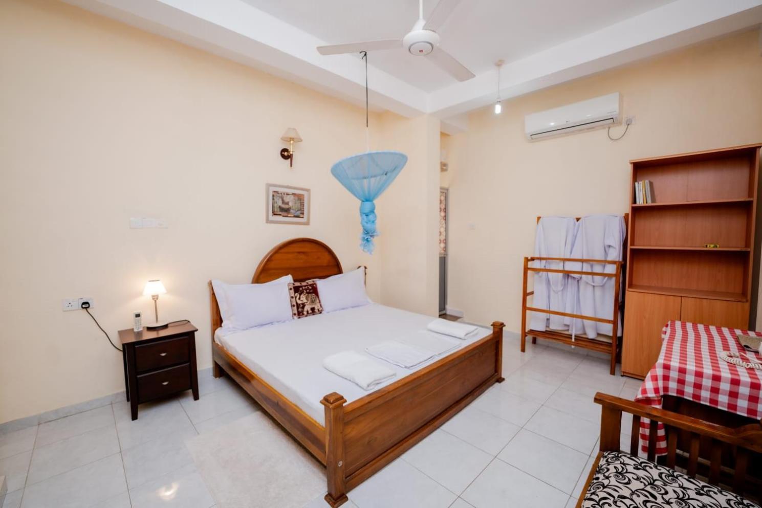 Suwani Pinnawala Homestay エクステリア 写真